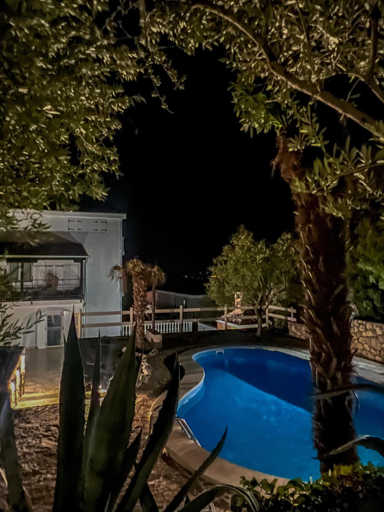 Apartments Villa Klaudia - Adults Only Crikvenica Exterior photo